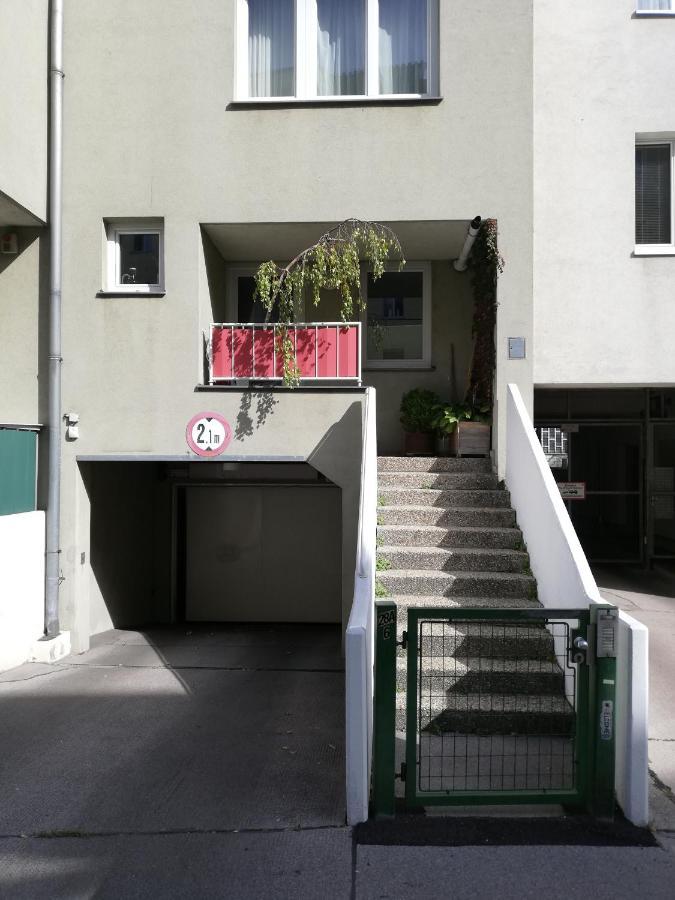 Room In Maisonette With Garden, Parking Place Wiedeń Zewnętrze zdjęcie